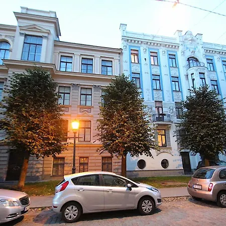 Elegant Art Nouveau For Rent In Center 아파트 리가