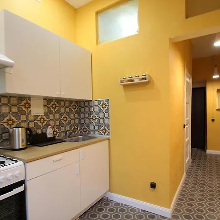 Elegant Art Nouveau For Rent In Center